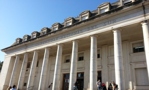ADUNS anuncia extenso paro de actividades por tiempo indefinido en Bahía Blanca.