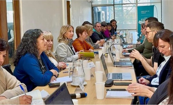 Aumento salarial para docentes y ATE: nueva propuesta de la Provincia.
