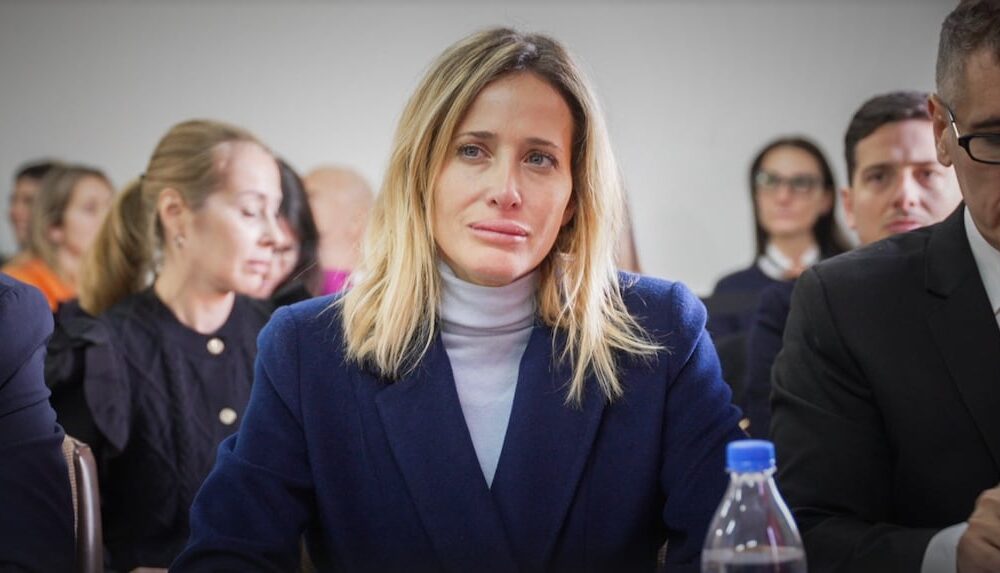 Conmovedor gesto de la hermana de Julieta Prandi durante el juicio contra Contardi.