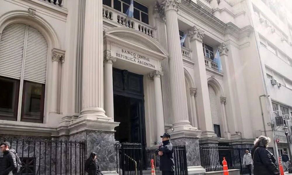 Crisis de reservas en Argentina: impacto y perspectivas en contexto electoral.