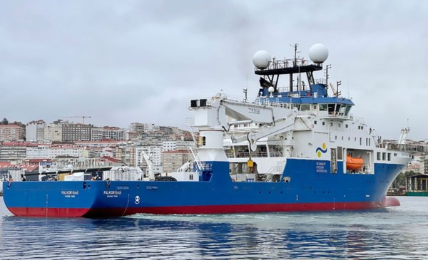 Descenso submarino: Bahía Blanca se sumerge en una experiencia científica sin precedentes.