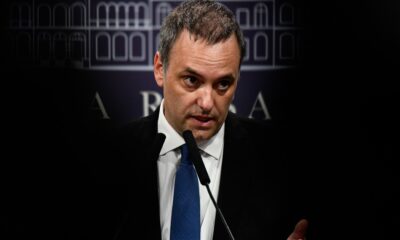 Escándalo en YouTube: Adorni se ve obligado a cancelar membresías pagas.