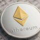 Ethereum sube un 6,07% y otras criptomonedas también aumentan en el mercado.