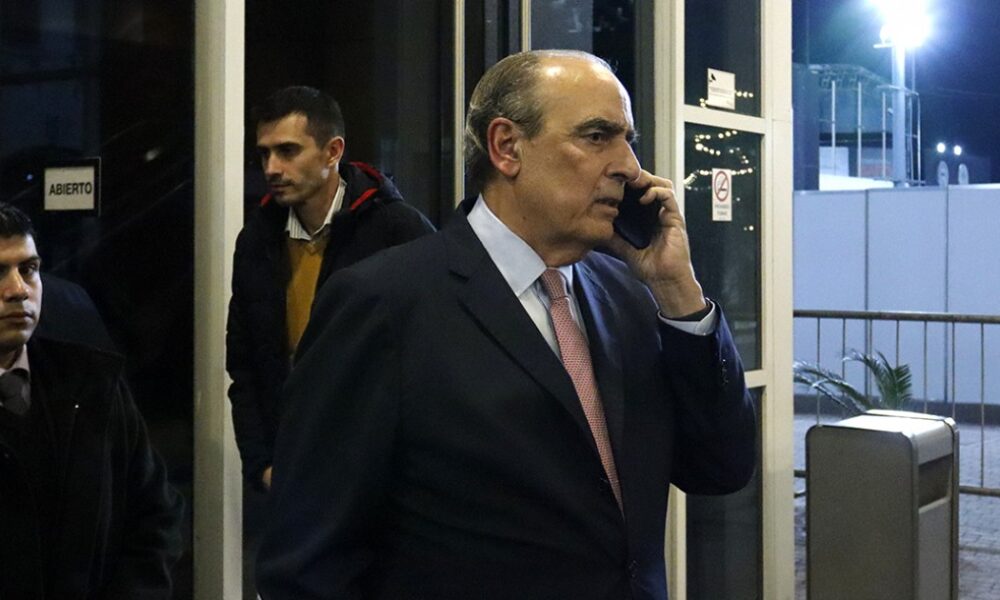 Guillermo Francos defiende la inocencia de Karina Milei en medio de escándalo de coimas en la Andis.