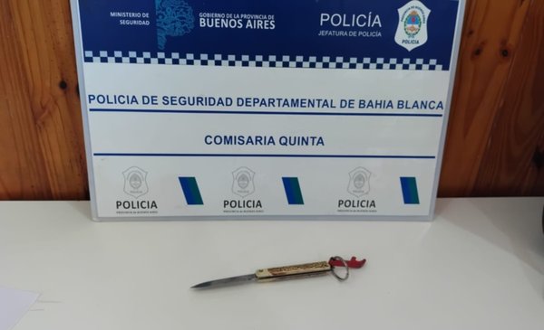 Intentó irrumpir violentamente en la casa de su ex pareja y fue arrestado.