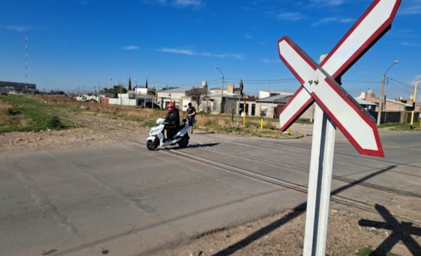 Investigan trágico atropello de joven futbolista por un tren en Bahía Blanca