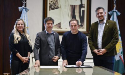 Kicillof firma acuerdos de leasing con intendentes: Villarino se suma a los distritos beneficiados