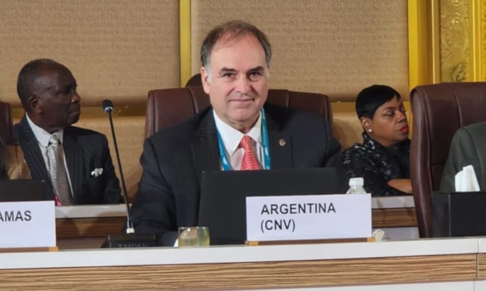 La CNV impulsa la inversión en propiedades con medida cripto, abriendo un mercado millonario.