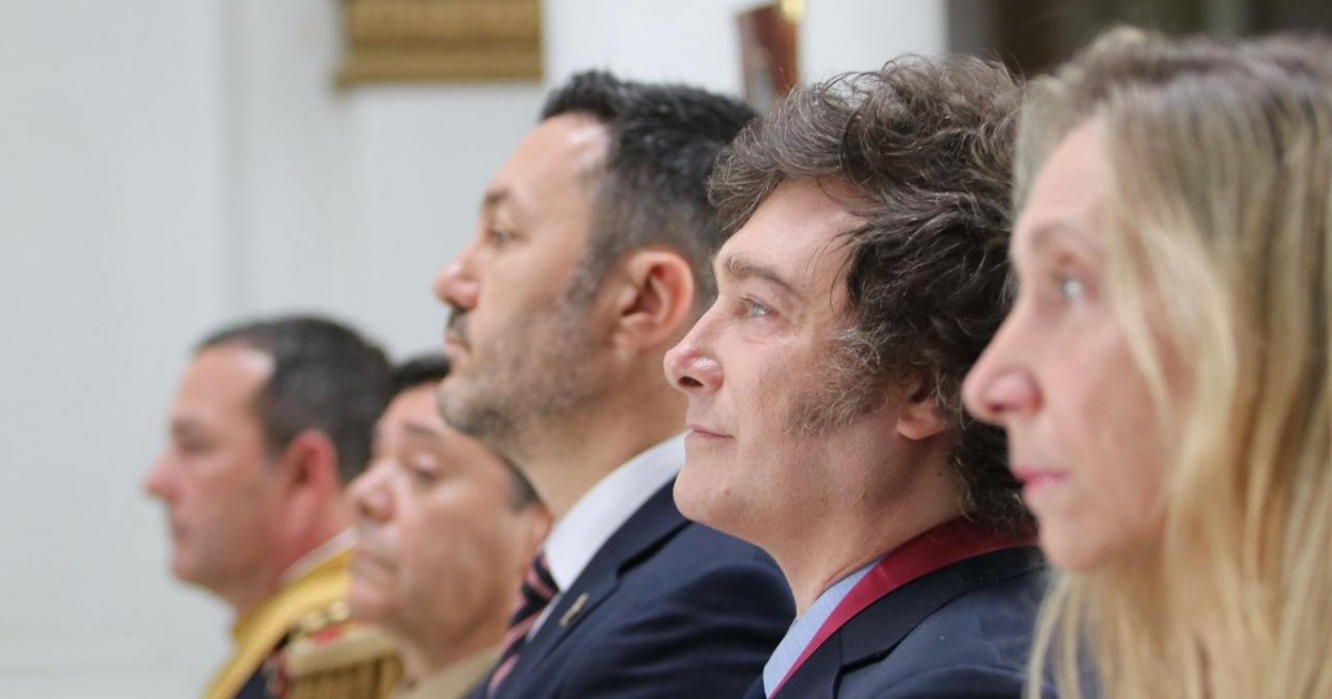 Milei analizó la crisis del fentanilo en reunión de gabinete y proyectó película de Francella.