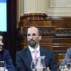 Milei postula a funcionaria de la DINE como candidata en la Provincia, generando controversia.