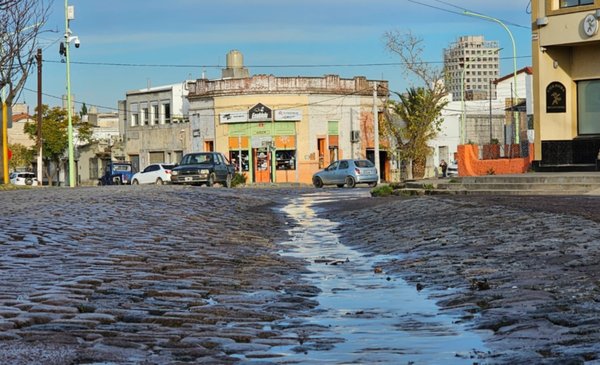 Nuevo reclamo de vecinos por falta de suministro de agua en el Parque Independencia.
