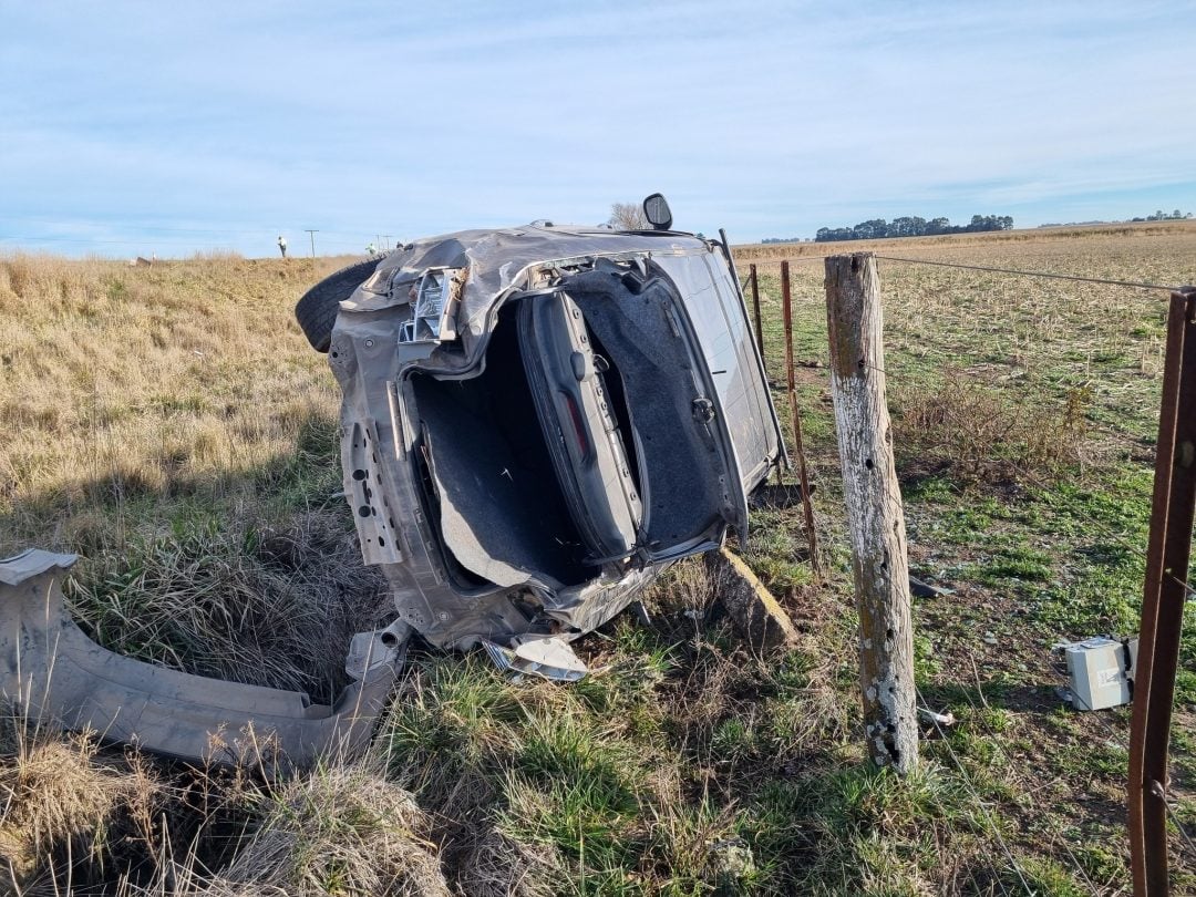 Pringlense vuelca en ruta 85 y resulta ileso.