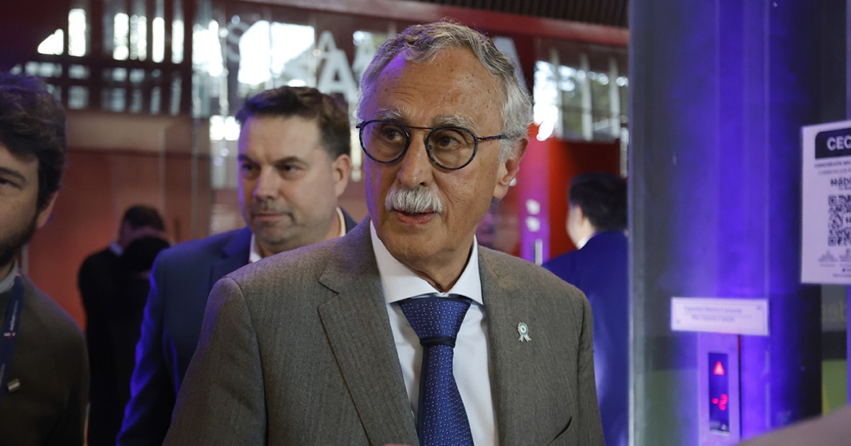 Sturzenegger culpa a Anmat de muertes por fentanilo y desata polémica con Lugones.