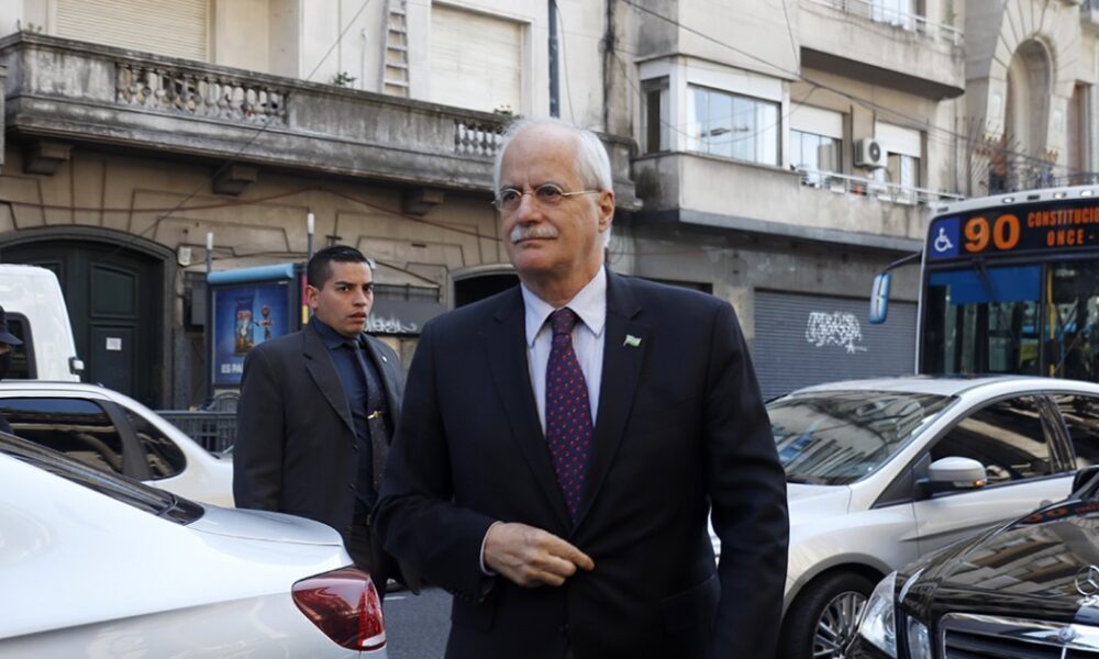 Taiana encabezará la lista del peronismo en la provincia con respaldo de Cristina, Kicillof y Massa.