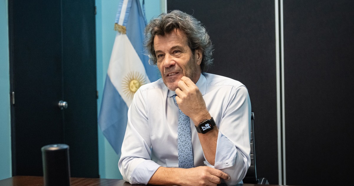 Titular de la UIF designado por Caputo denuncia filtración sobre millonario pago recibido