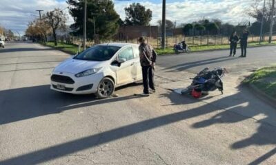 Trágico accidente en Bahía Blanca: motociclista fallece al impactar contra un auto.